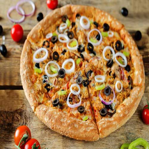 pizza tuna olives